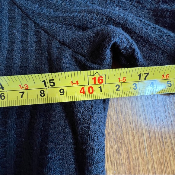 ⭐️ Chaser Black Button Cuff Waffle Weave Thermal Long Sleeve Scoop Neck SMALL - Picture 7 of 10